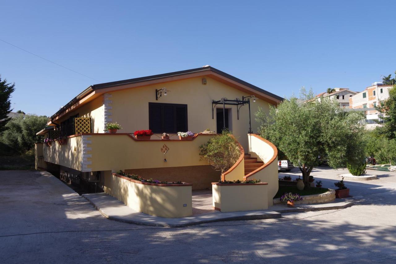 Balconcino Sugli Ulivi Bed and Breakfast Noto Eksteriør billede